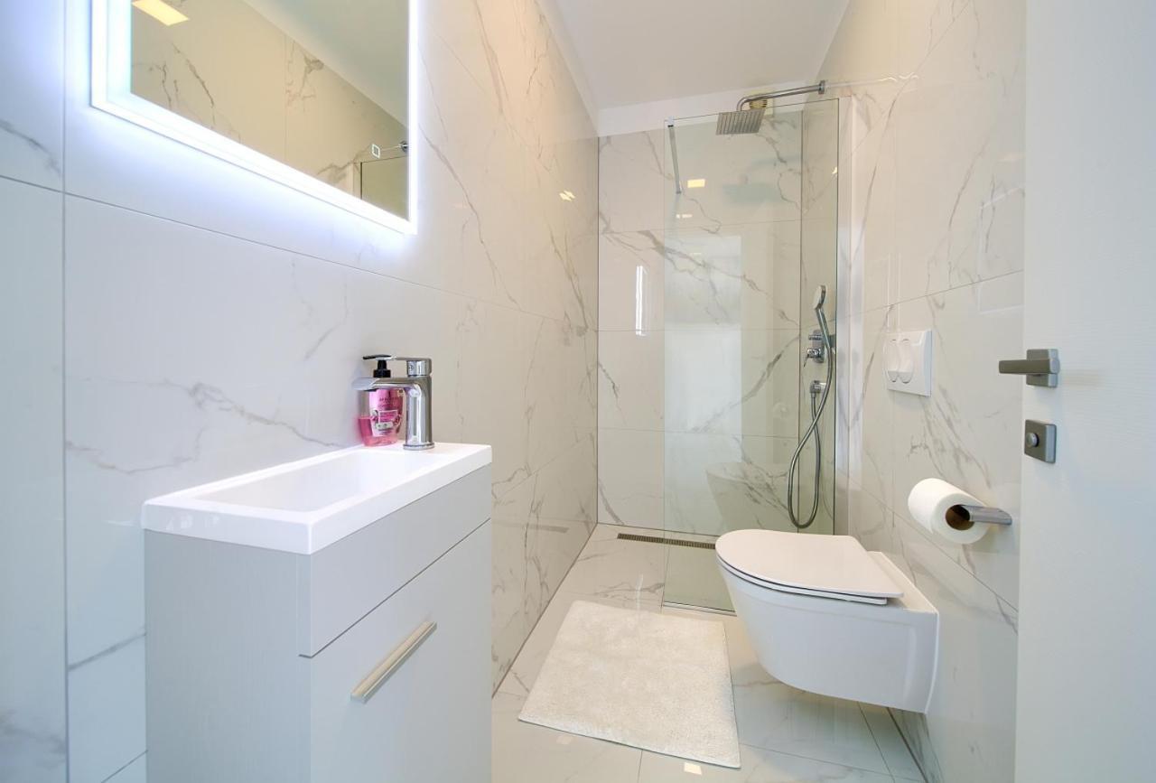 Appartement Penthouse Rosa à Malinska Extérieur photo
